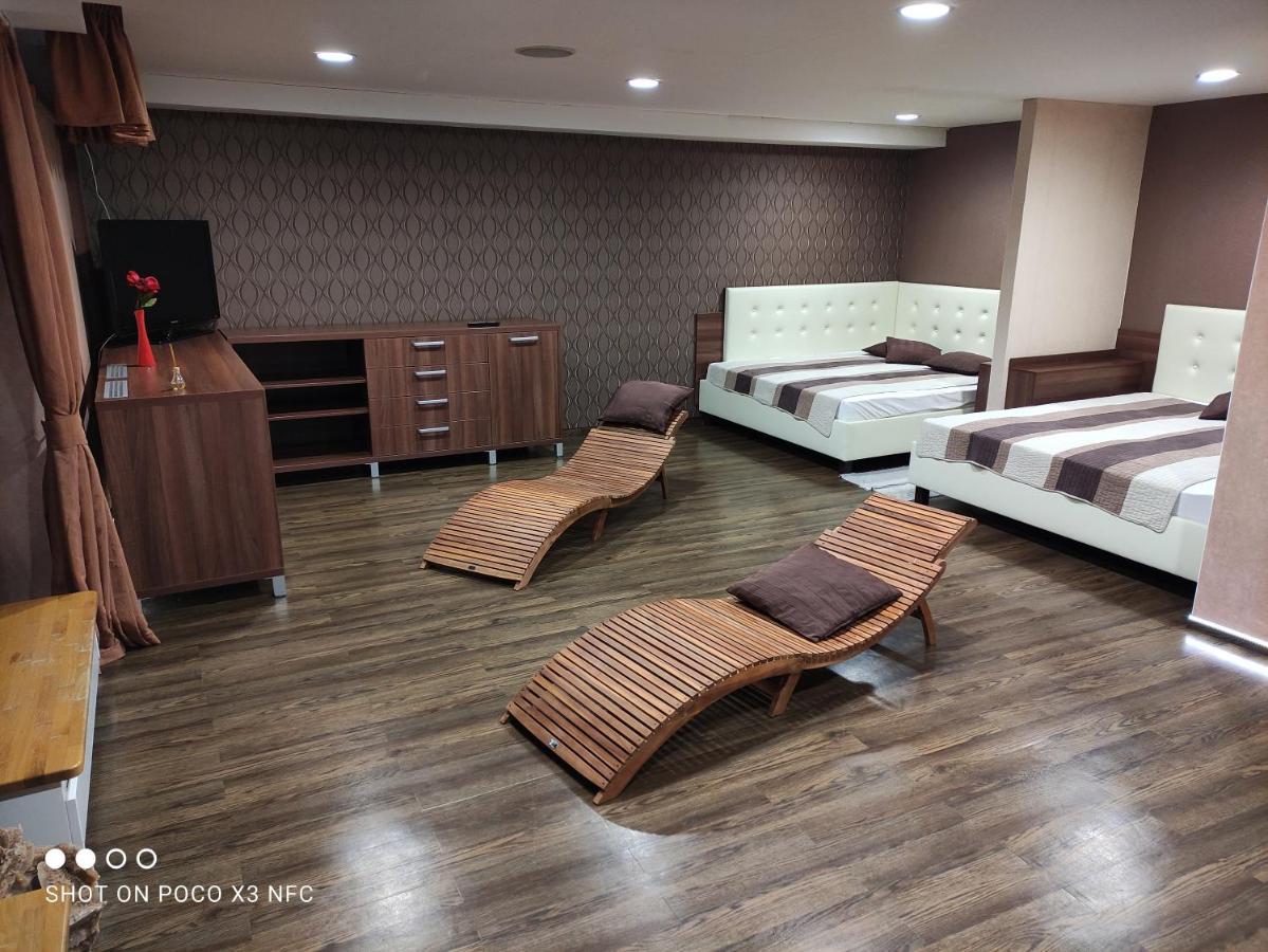 Apartman Laria ヴェルカー・ロムニツァ エクステリア 写真